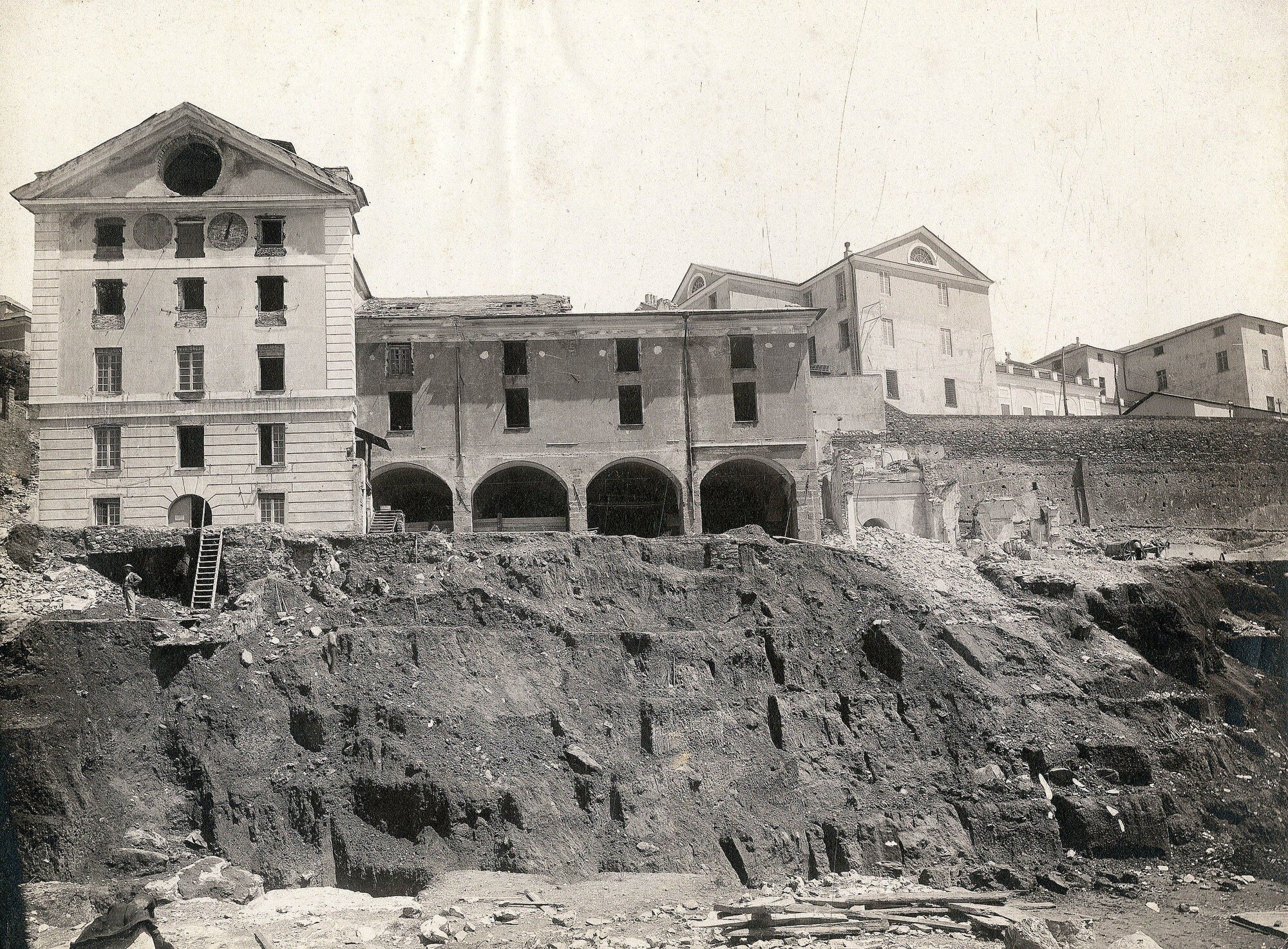 s6340 Genova Lavori di demolizione del monastero dello Spirito Santo sopra l'Acquaverde ottobre 1901.jpg