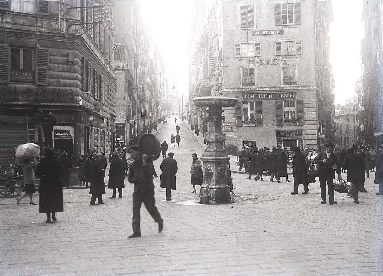 neg. n°12432 P.Ponticello Via Fieschi e Borgo Lanaioli 24 febbraio 1930.jpg