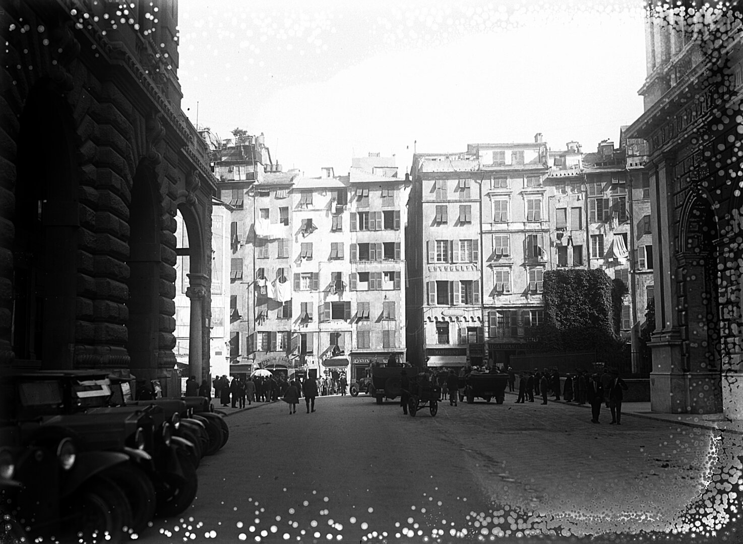negativo n° 8872 Via Dante. Case di Vico Ponticello, in prosecuzione di Via Dante - 9 giugno 1928.jpg