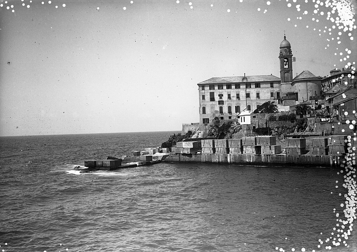 negativo n° 8884 Porto di Nervi - 11 giugno 1928.jpg