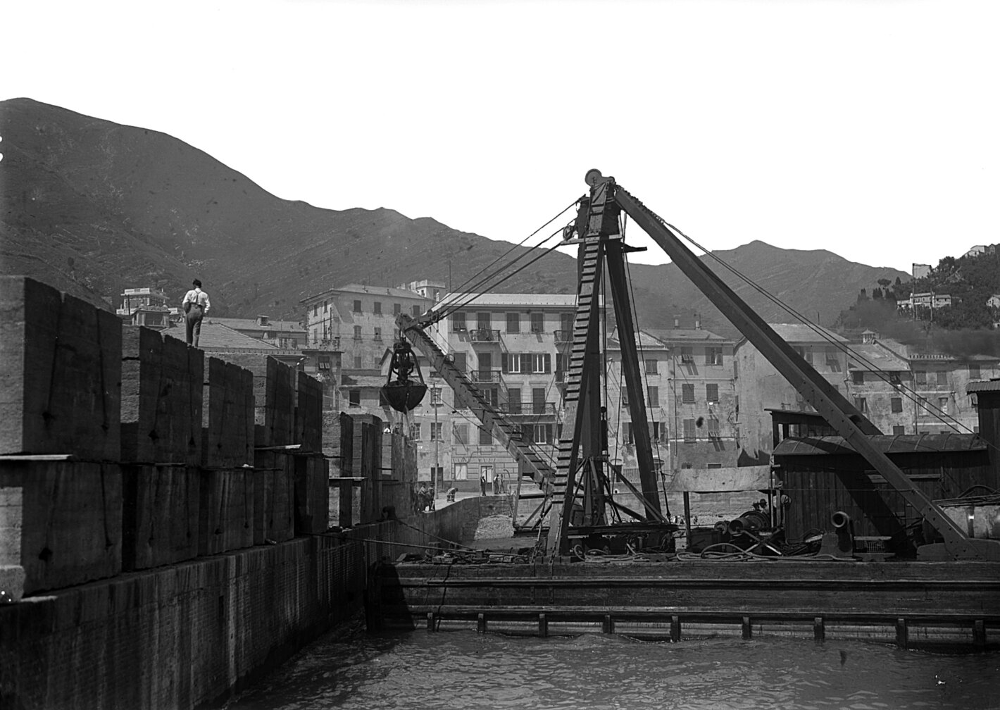 negativo n° 8910 Porto di Nervi - 14 giugno 1928.jpg