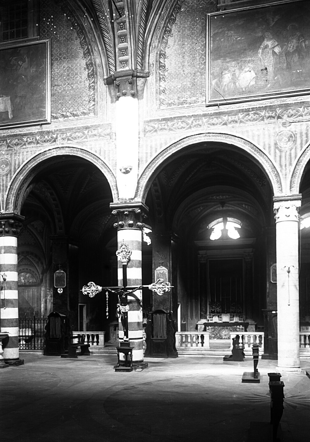 9213 Chiesa del Carmine. Interno. Pilastro parte sinistra. 24 agosto 1928.jpg