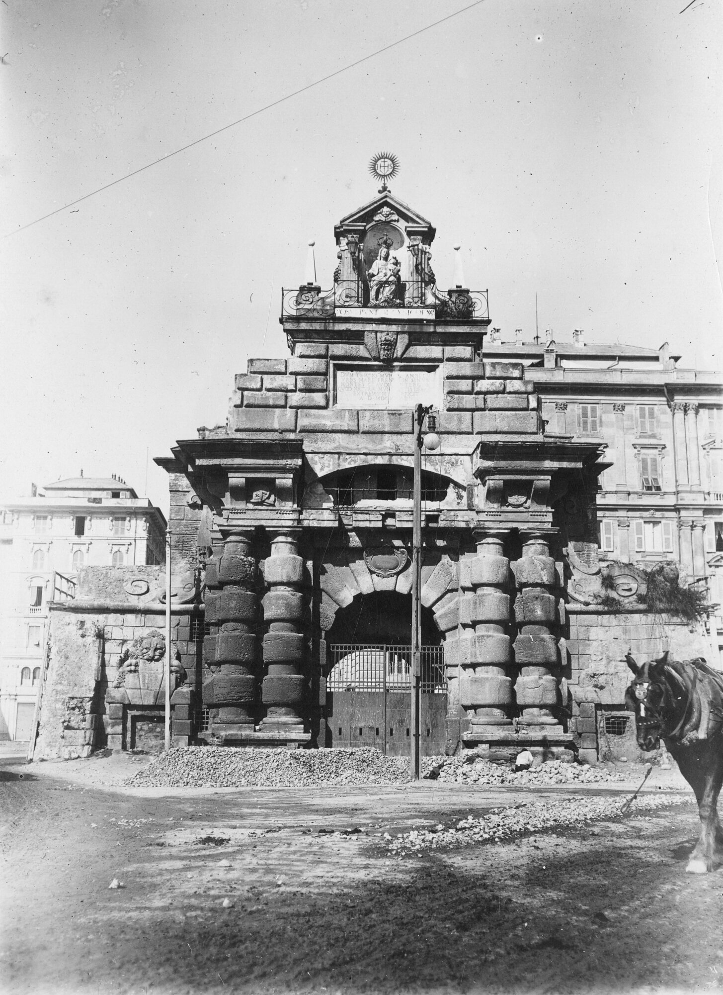 s35522 Genova Via Cadorna Fondo Berti.jpg