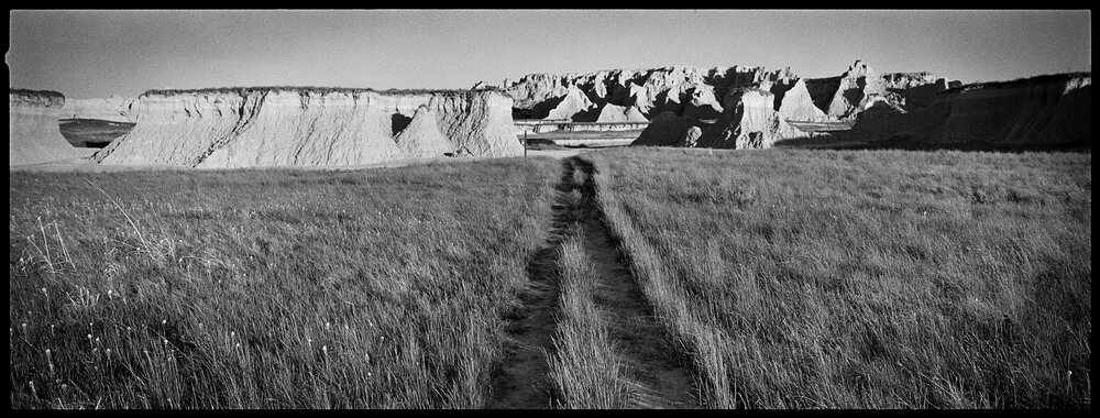 N.A. 141 Panoramica Strada sulla sommità Sheep table, Badlands, Sud Dakota.tif