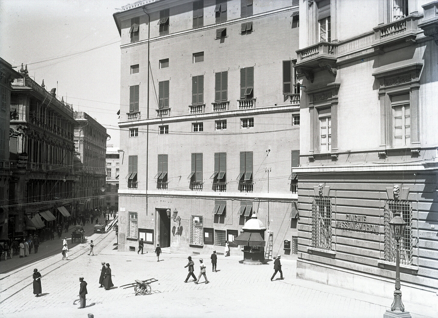 3088 - Palazzo Patrone. Visto dalle rampe della Zecca 1°volta. 6 agosto 1923.jpg