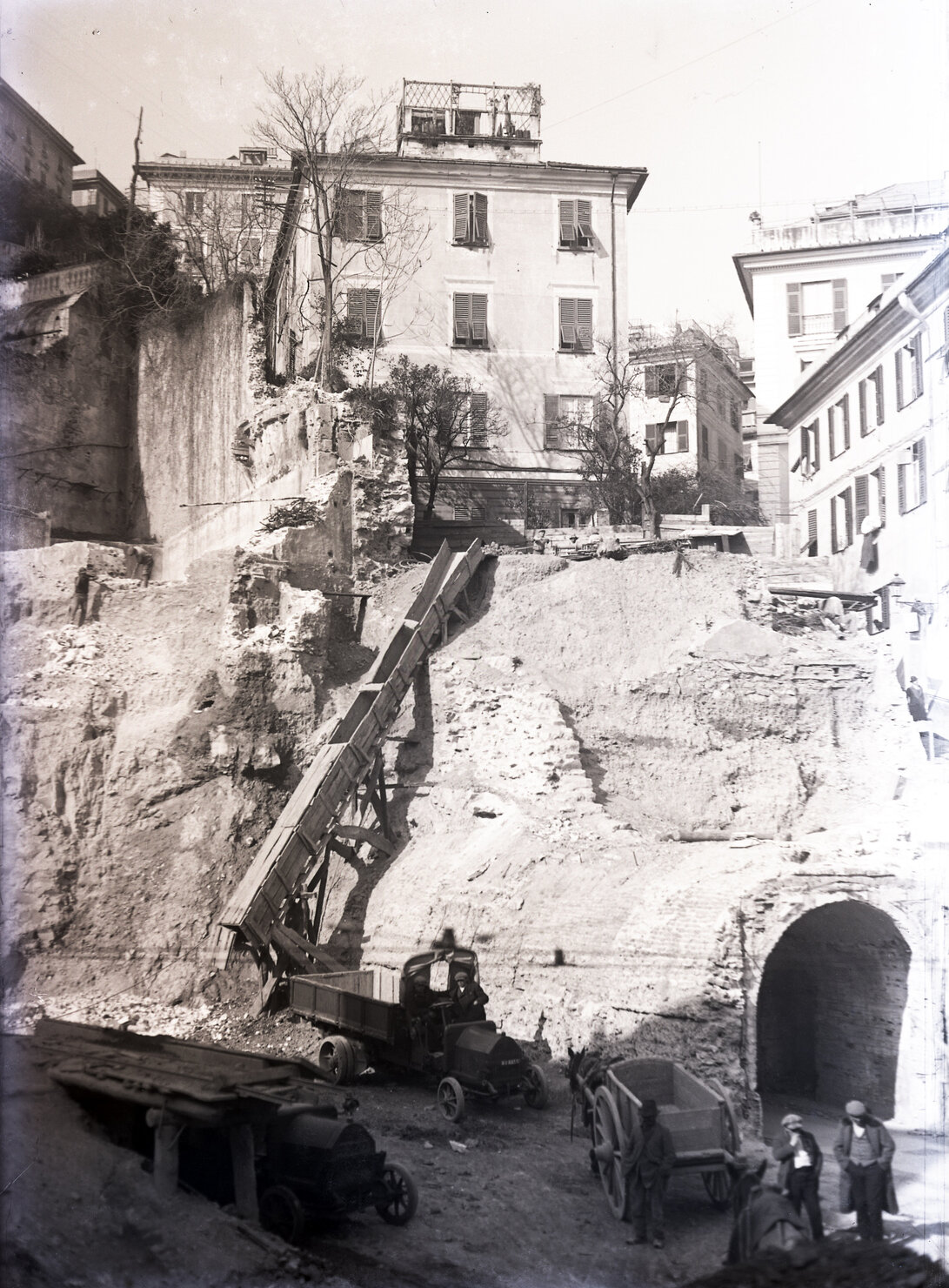 3338 - Galleria Zecca-Portello. Scavi verso la Salita San Gerolamo. 29 febbraio 1924.jpg