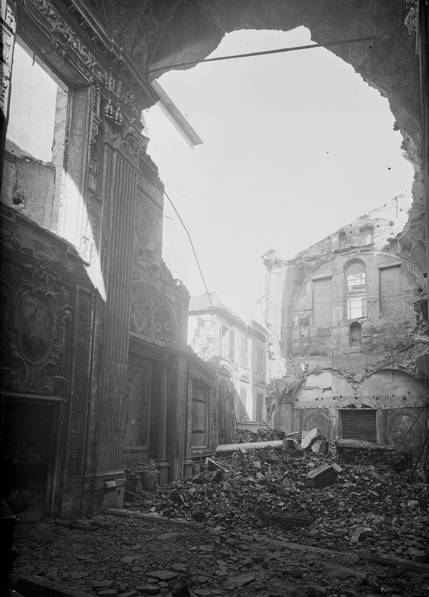 c7541_Genova_Danni_Santa_Maria_in_Passione.tif