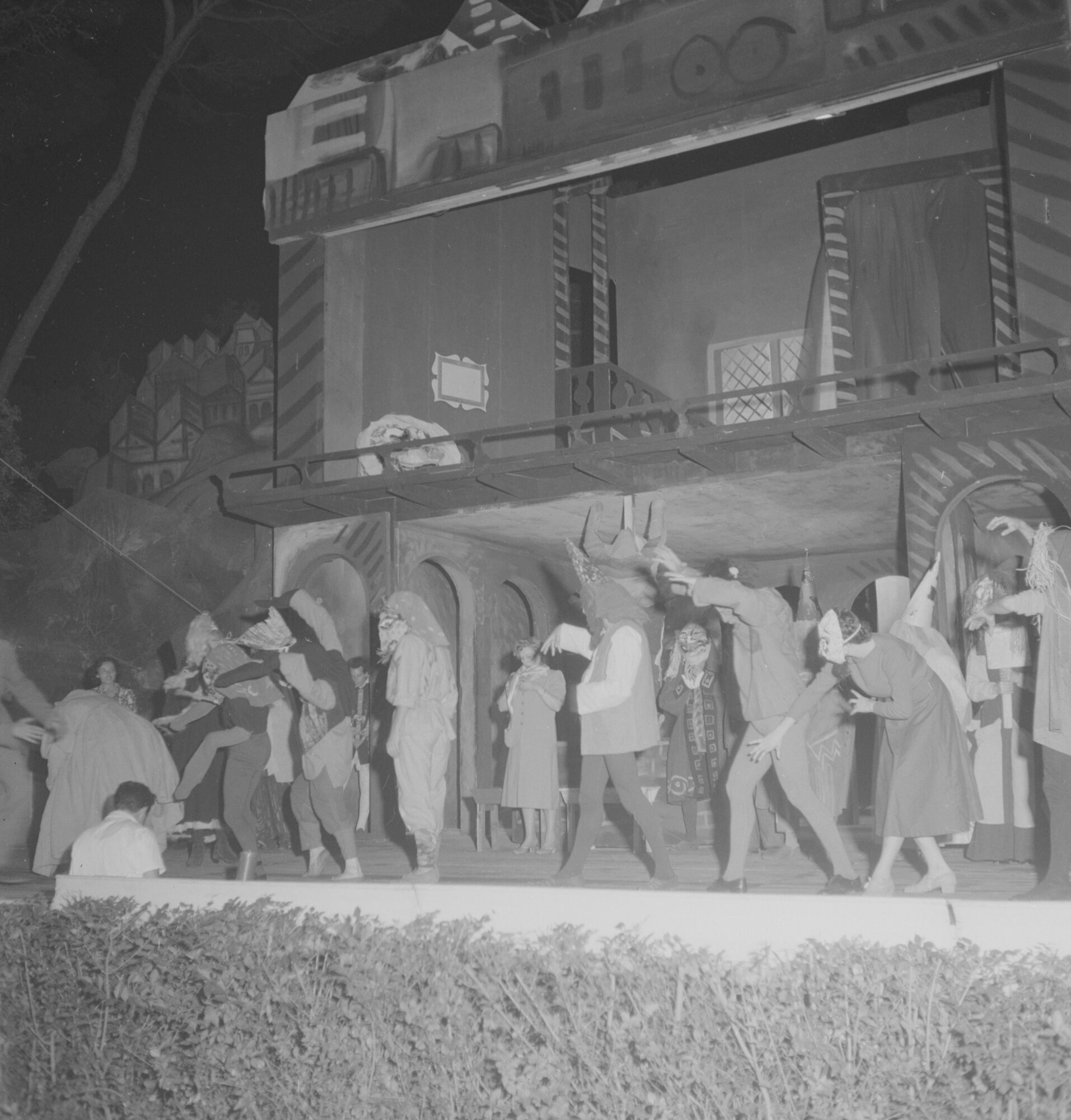 C010025M8_c8937_00001 p. 6x6.tif