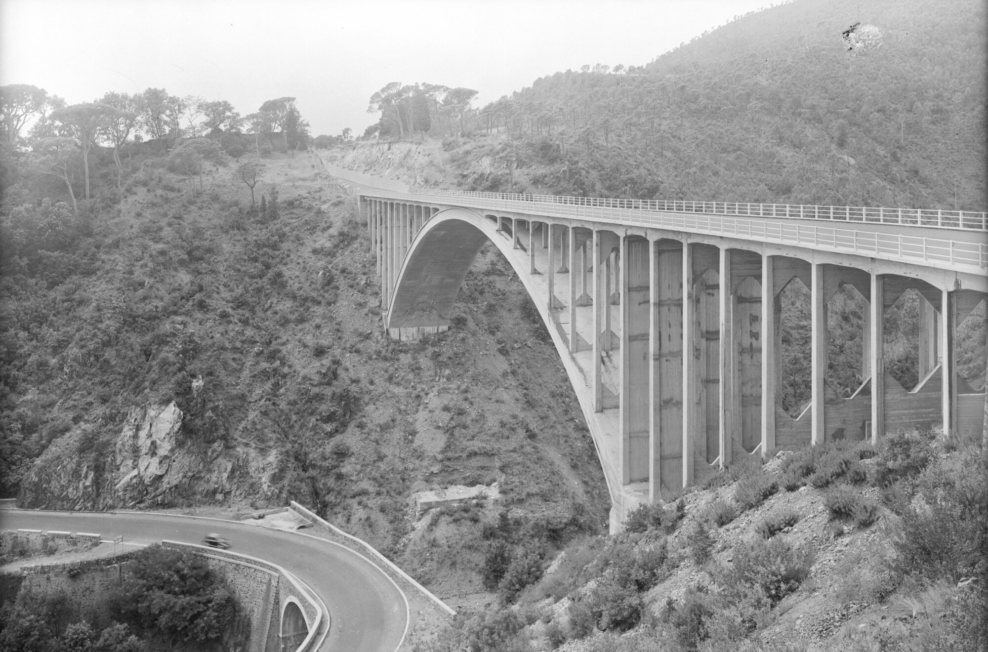 c2103_Viadotto_Autostrada_GE-SV_1957.8.24.jpg