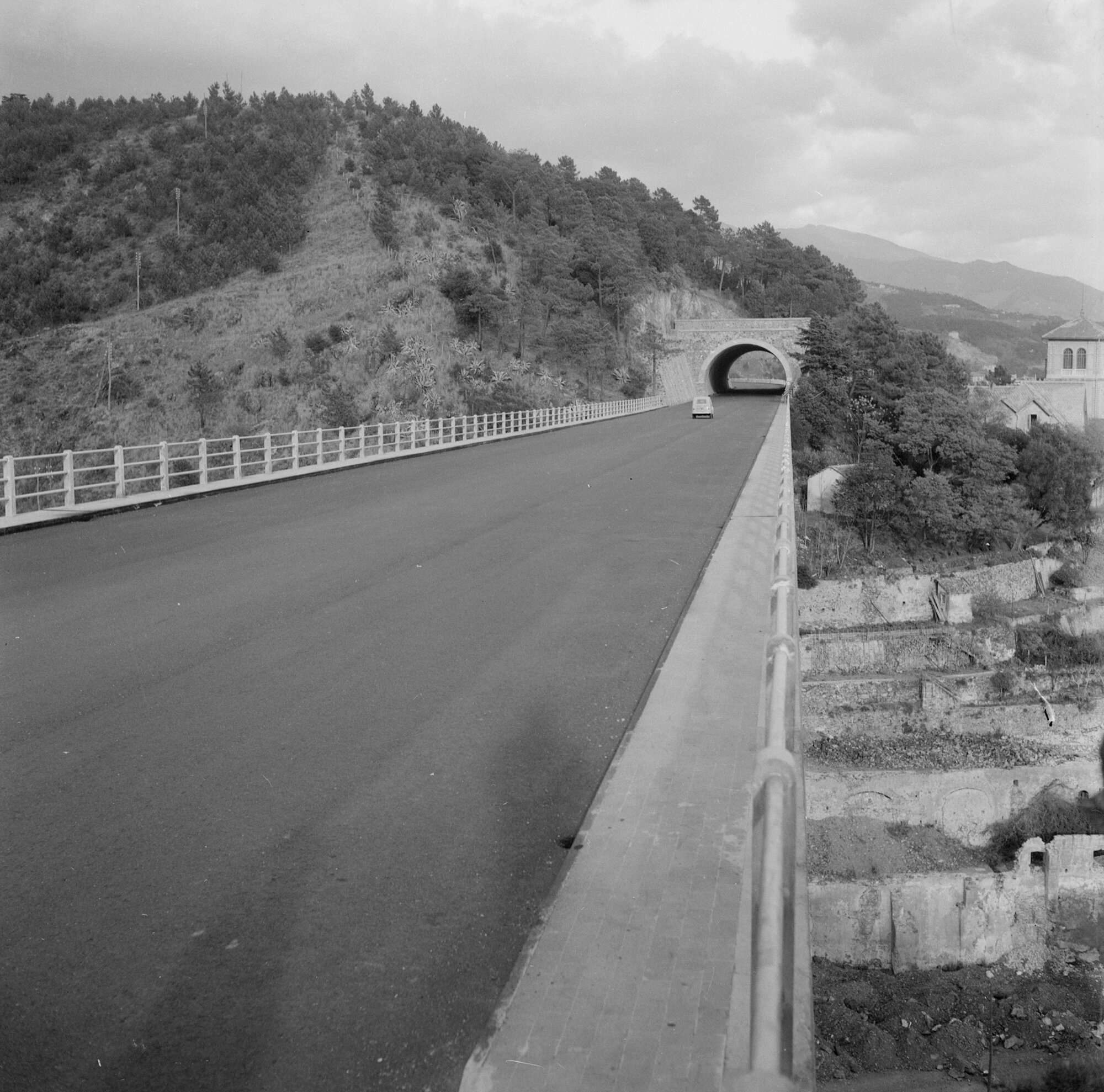 c2141_Viadotto_autostrada GE-SV_1957.jpg