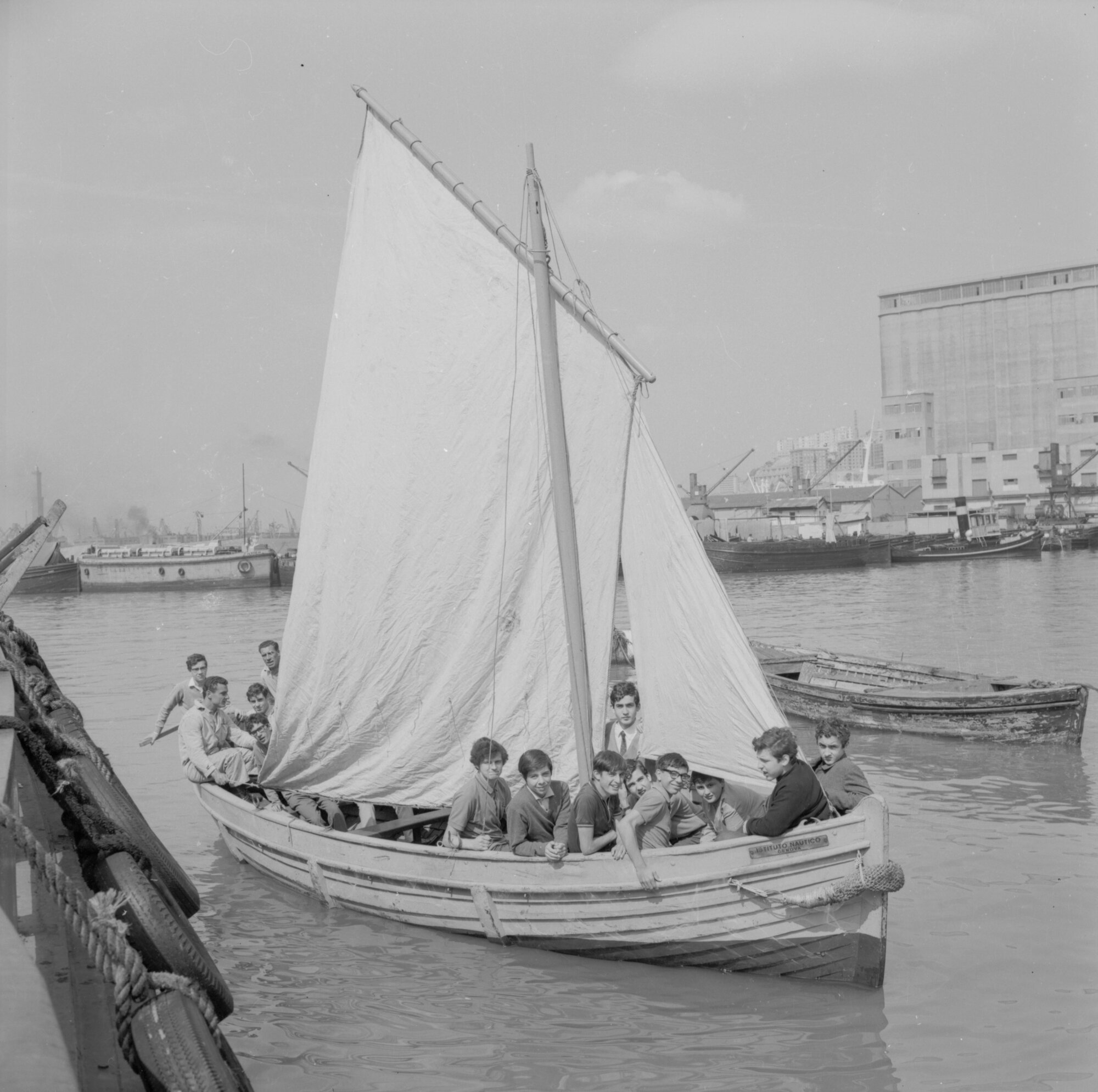 c14585_Genova Porto_Ist.Nautico_Esercitazione.jpg