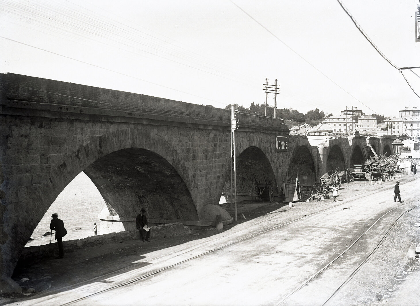 1895.jpg