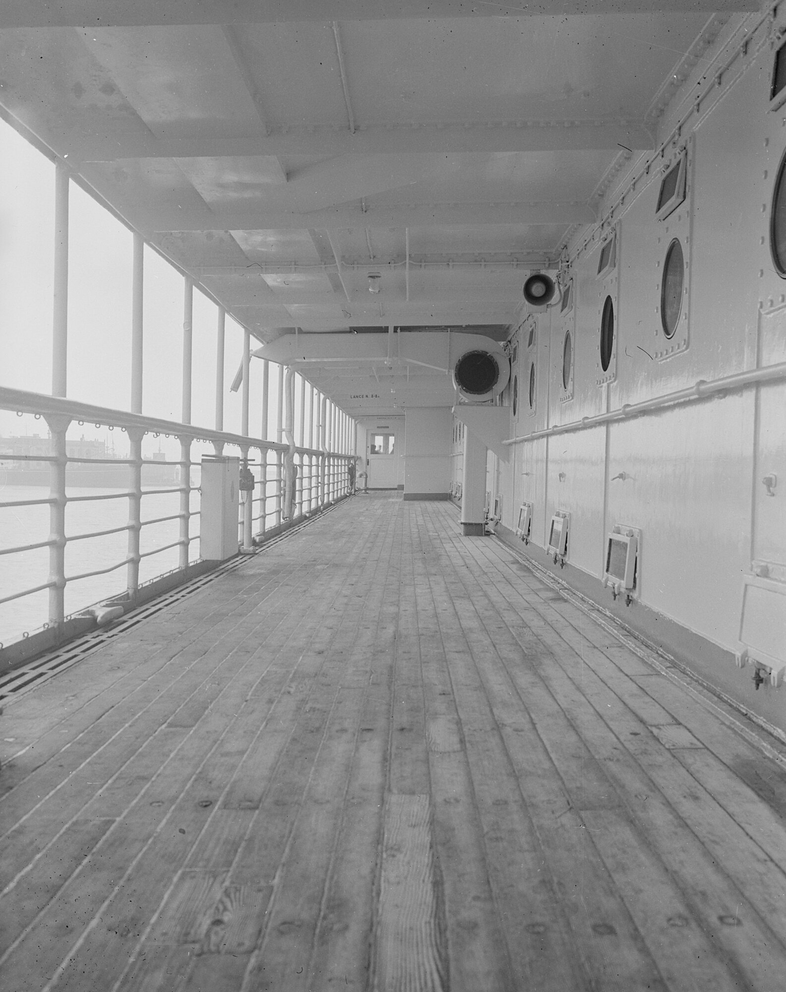c14268_Motonave_Santa_Cruz_Passeggiata_1951.jpg