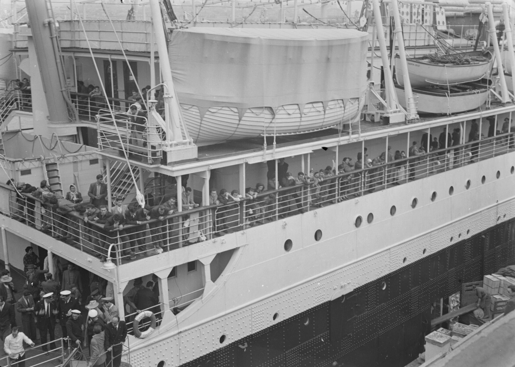 c14269_Motonave_Santa_Cruz_Imbarco.jpg